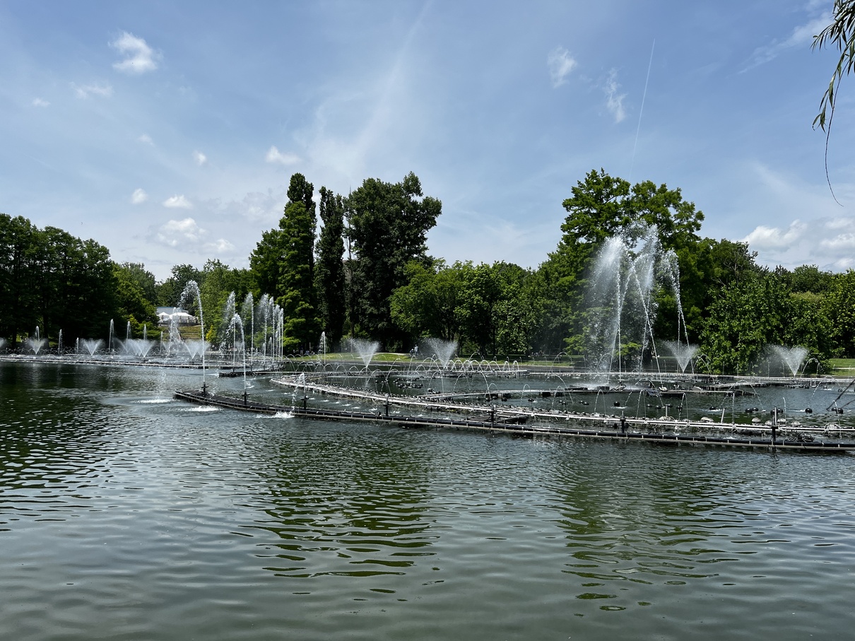 water fountain near the red bridge at IOR Park, Bucharest