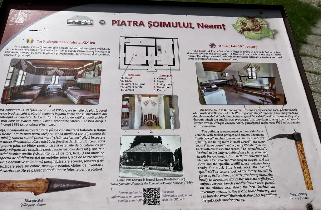 Information panel for the Piatra Șoimului household, including the plan and roof smoke openings.